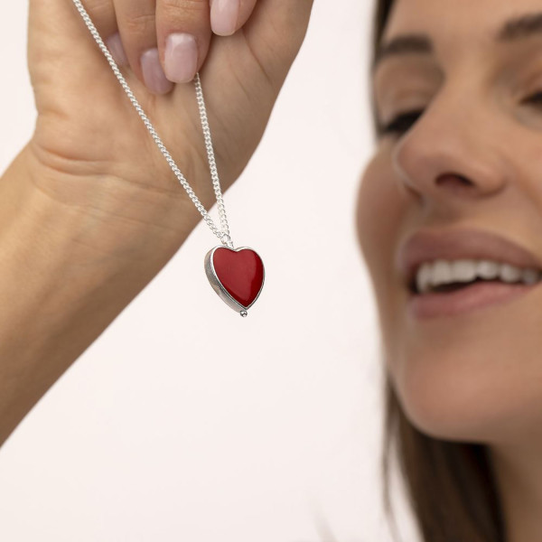Collana placcata argento con cuore rosso smaltato