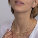 Collana dorata con cuori