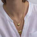 Collana dorata a due catene con cuori